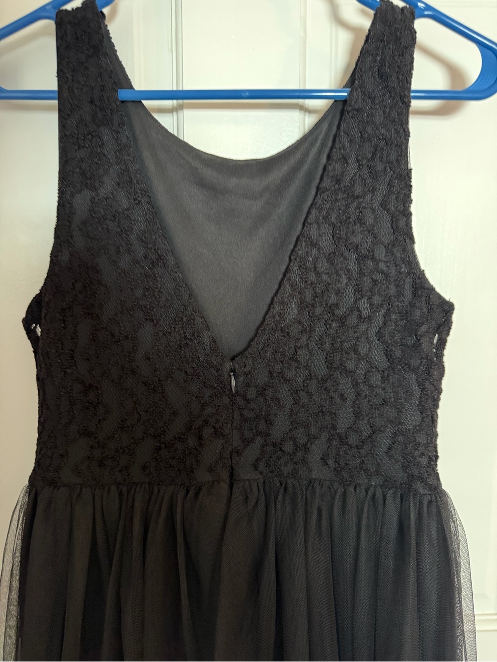Black Lace & Tulle Party Dress - Picture 4 of 5